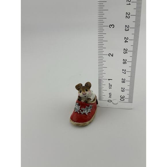 Wee Forest Folk "Chris-Mouse Slipper" Mouse Figurine M-166 1990 AP Retired - Picture 7 of 8